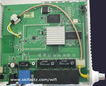 SMA pigtail placed inside the WiFi router
